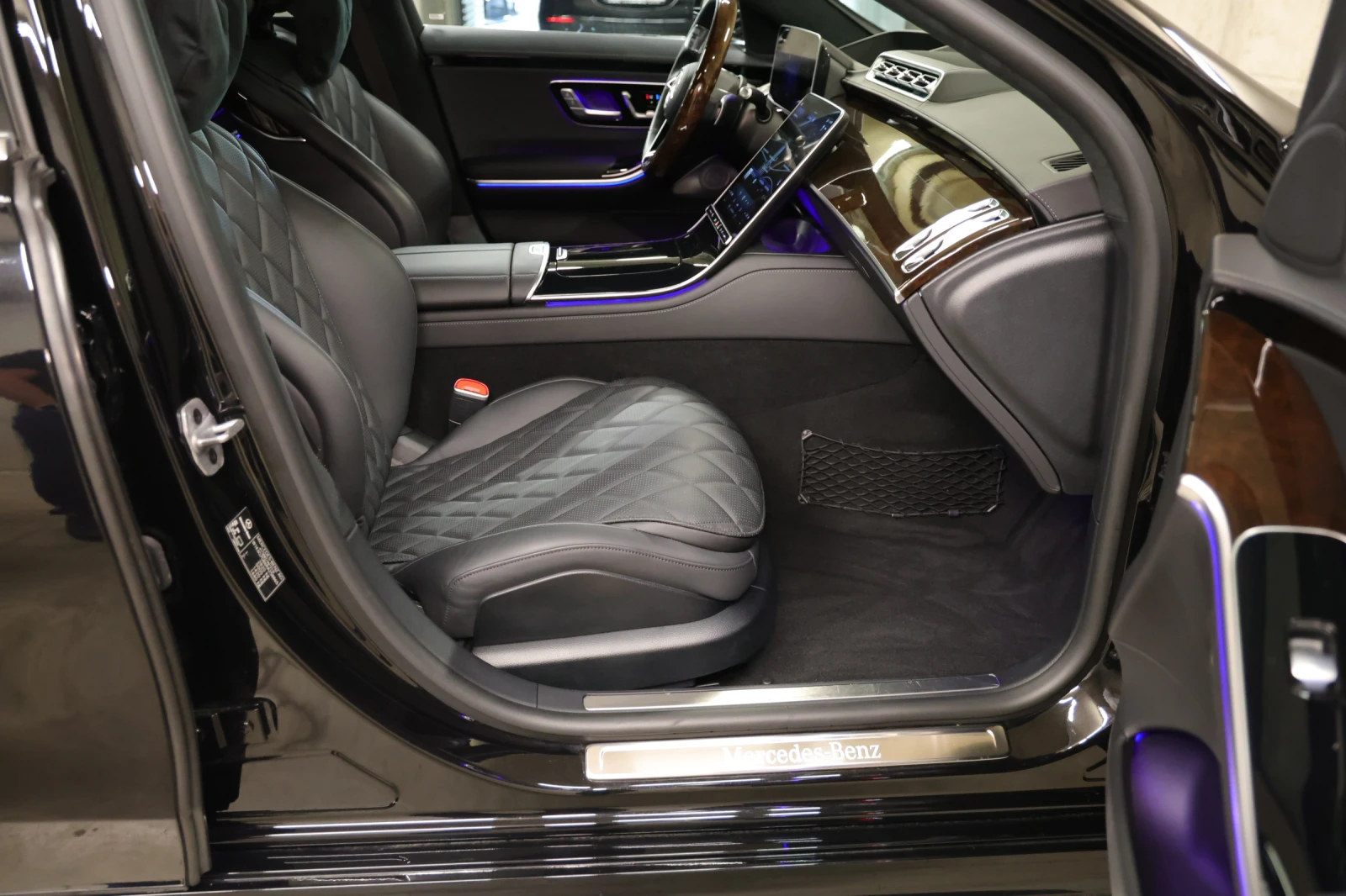 Mercedes-Benz S 580 Long AMG 3xTV Ексклузив Вентилация Масаж Панорамa - изображение 10