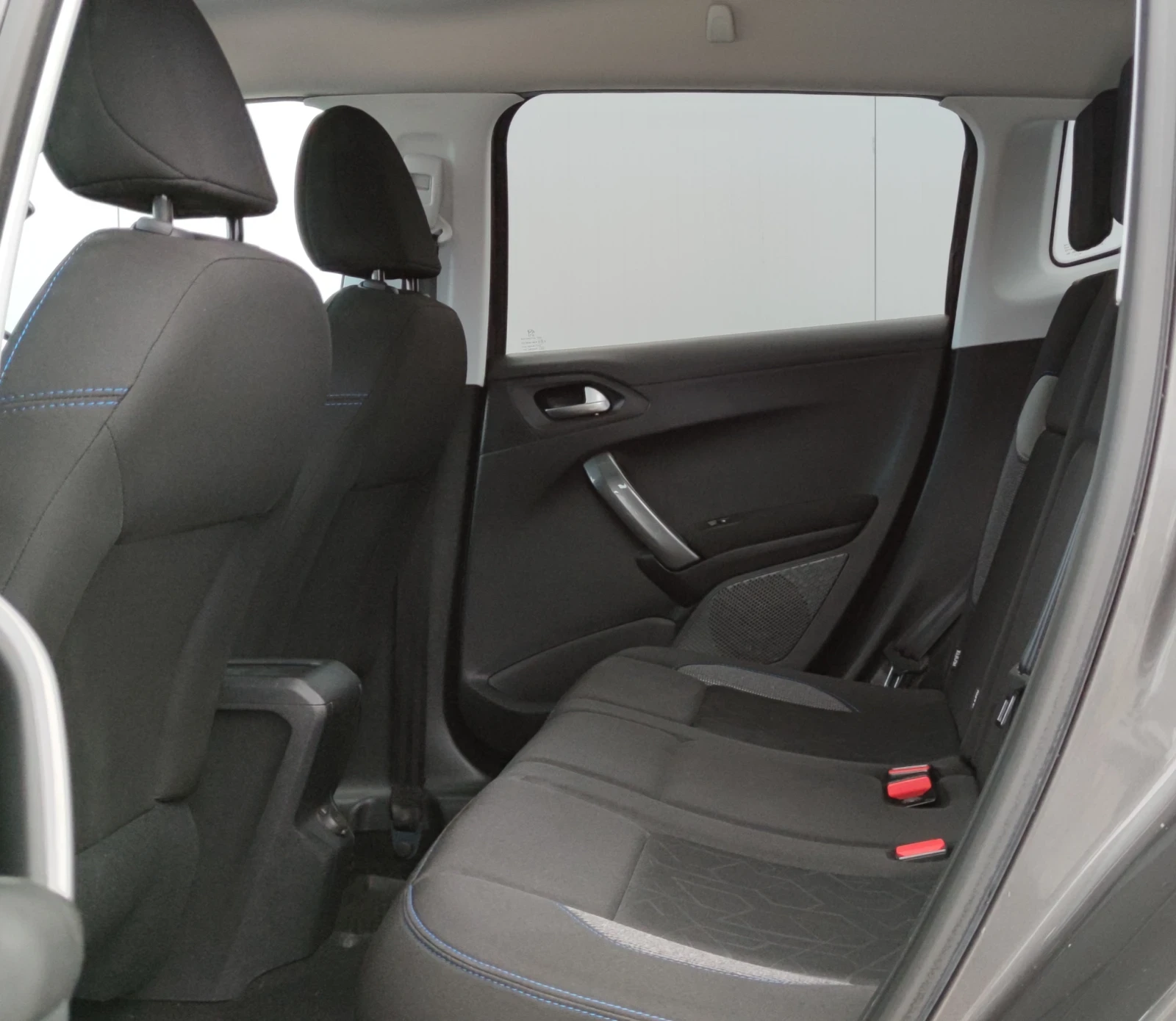 Peugeot 2008 1.5HDI* 102к.с* Style*  - изображение 9