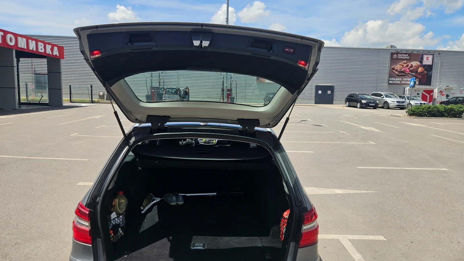 Mercedes-Benz E 200 CDI 7G TRONIC, снимка 6 - Автомобили и джипове - 54761771