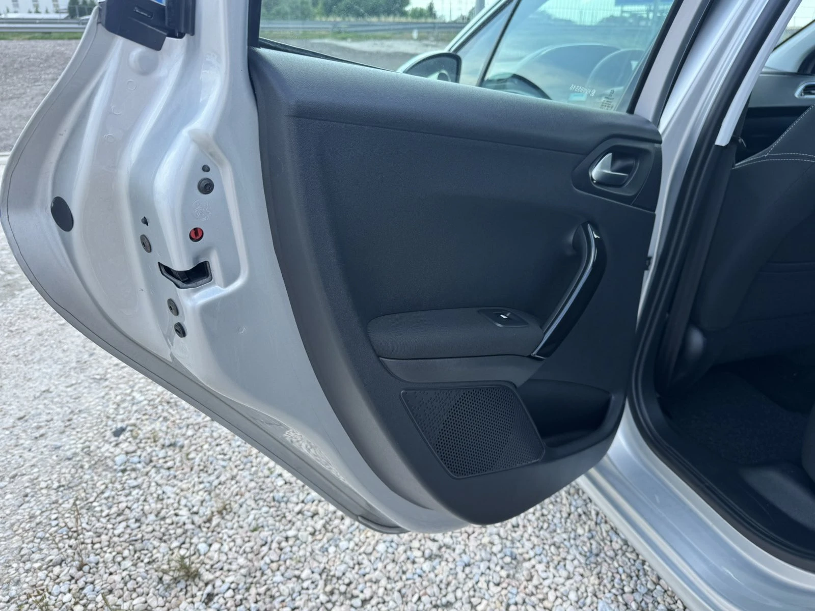 Peugeot 208 1.6 BLUE HDI ALLURE | Mobile.bg � ����������� 7