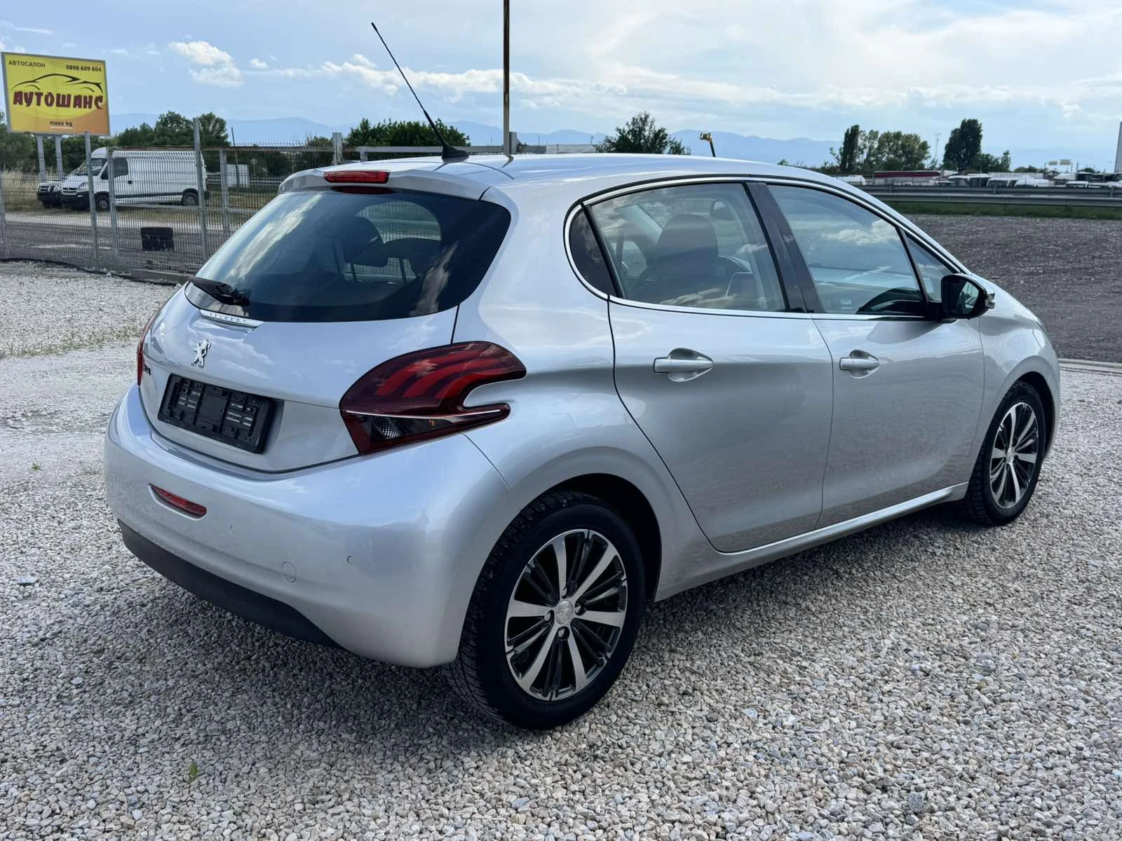 Peugeot 208 1.6 BLUE HDI ALLURE | Mobile.bg � ����������� 4