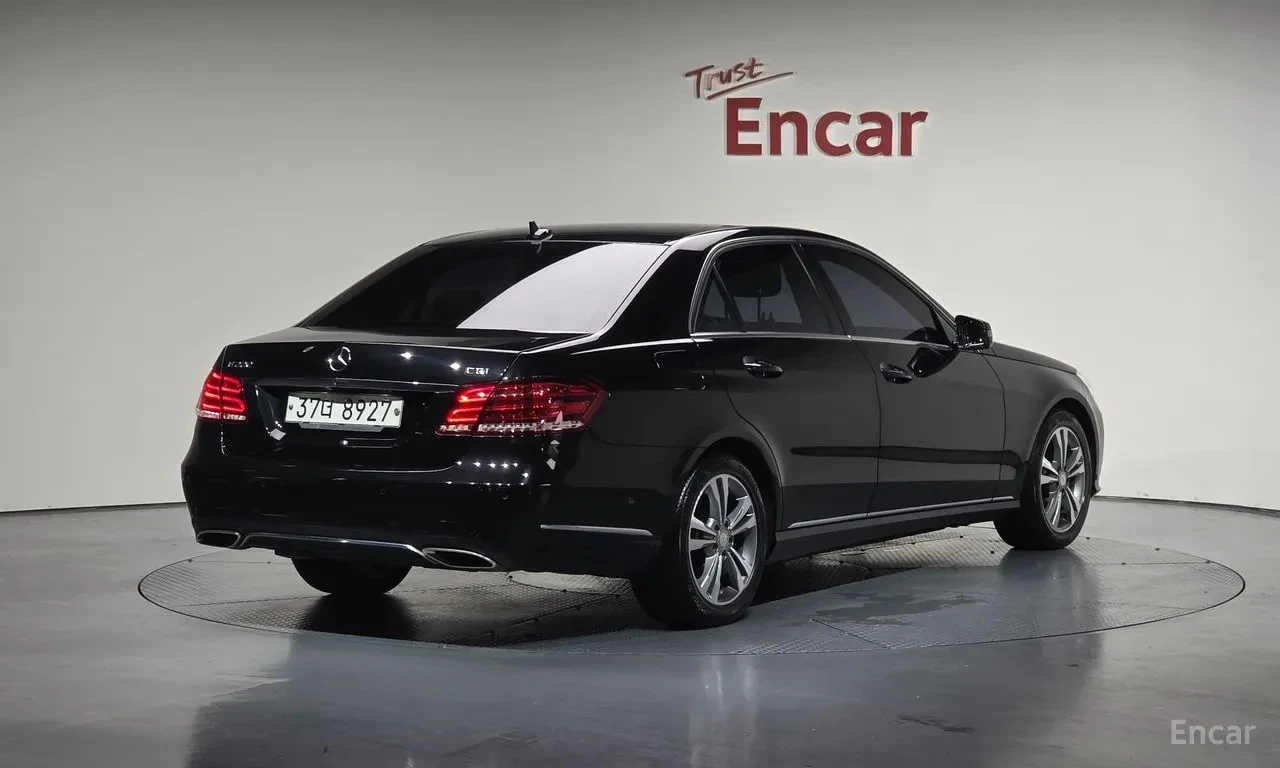 Mercedes-Benz E 220 CDI Avantgarde * НАВИ* КАМЕРА* ПОДГРЕВ* ШИБИДАХ* , снимка 2 - Автомобили и джипове - 55962669