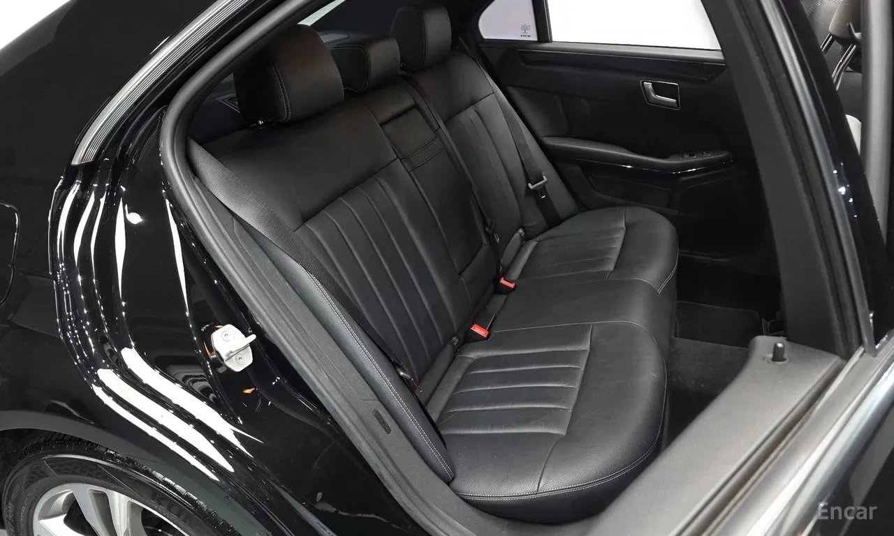 Mercedes-Benz E 220 CDI Avantgarde * НАВИ* КАМЕРА* ПОДГРЕВ* ШИБИДАХ* , снимка 11 - Автомобили и джипове - 55962669