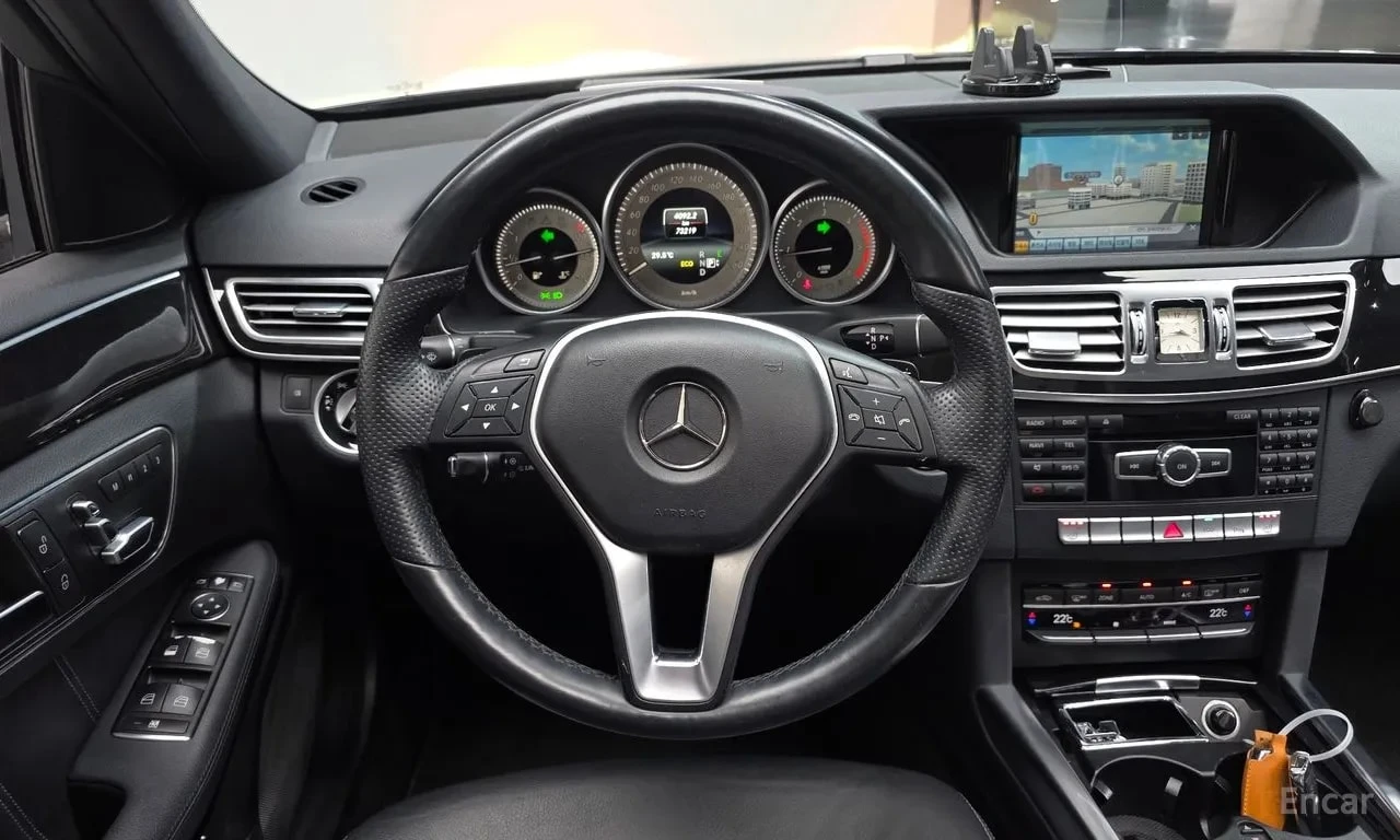 Mercedes-Benz E 220 CDI Avantgarde * НАВИ* КАМЕРА* ПОДГРЕВ* ШИБИДАХ* , снимка 13 - Автомобили и джипове - 55962669