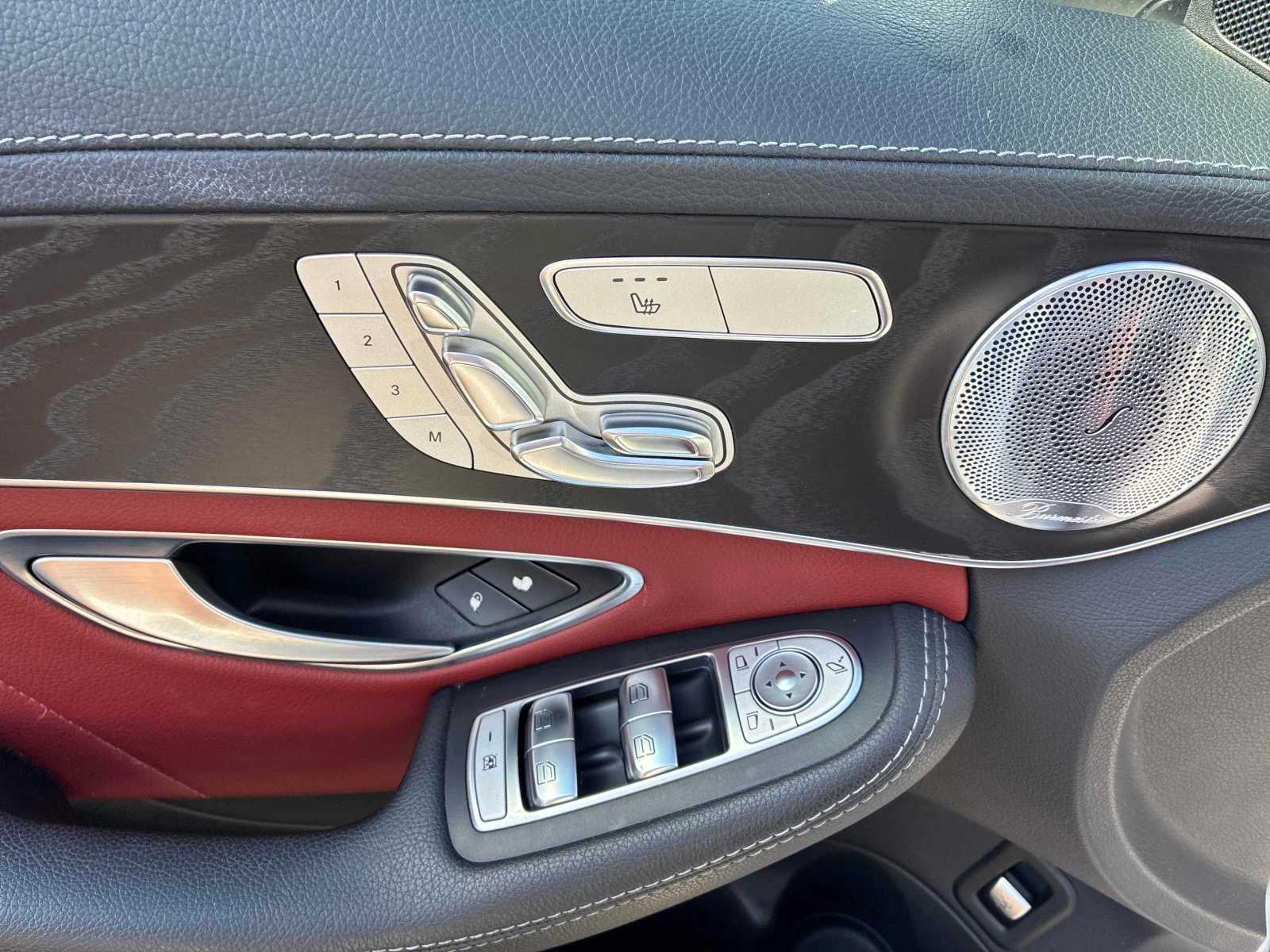 Mercedes-Benz C 43 AMG * BURMESTER * ЧЕРВЕНА КОЖА * ПАНО * CARFAX * , снимка 12 - Автомобили и джипове - 56012854
