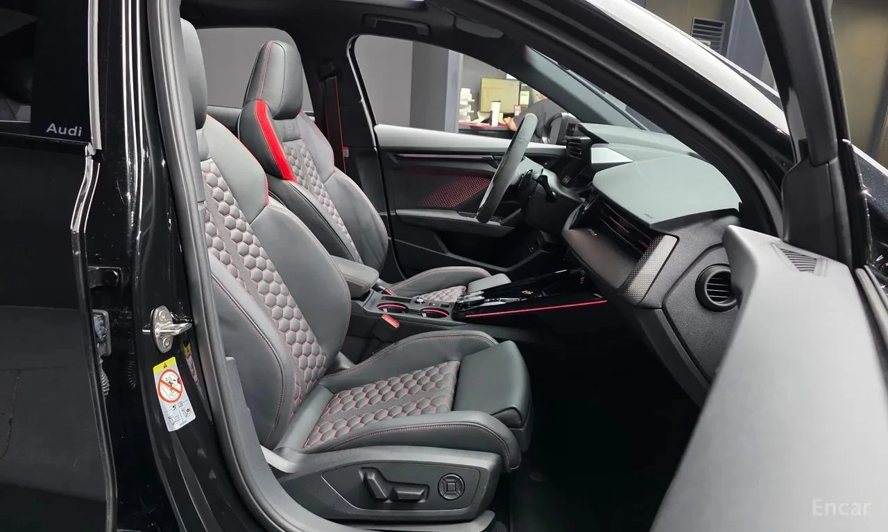 Audi Rs3 2.5 TFSI Quattro | Цена до България, снимка 9 - Автомобили и джипове - 56019154