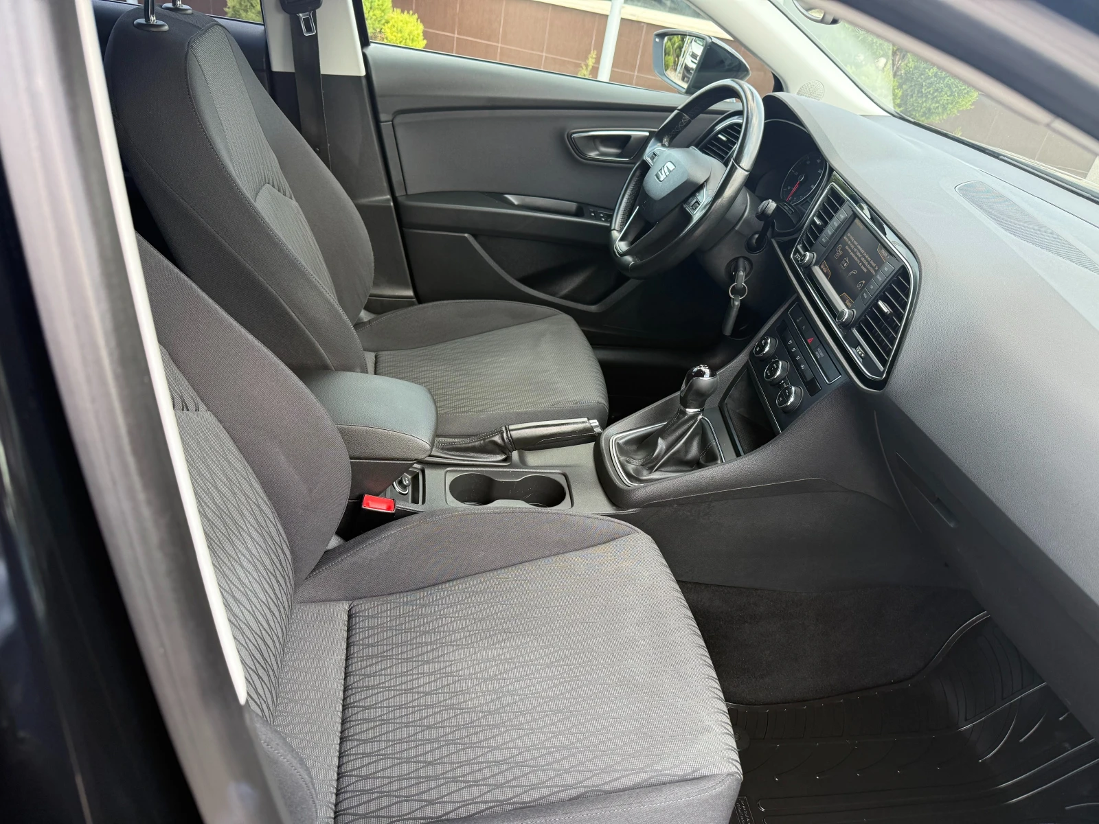 Seat Leon 1, 6 TDI НАВИГАЦИЯ  !! ЕВРО 6 !! LED !!, снимка 10 - Автомобили и джипове - 56049370