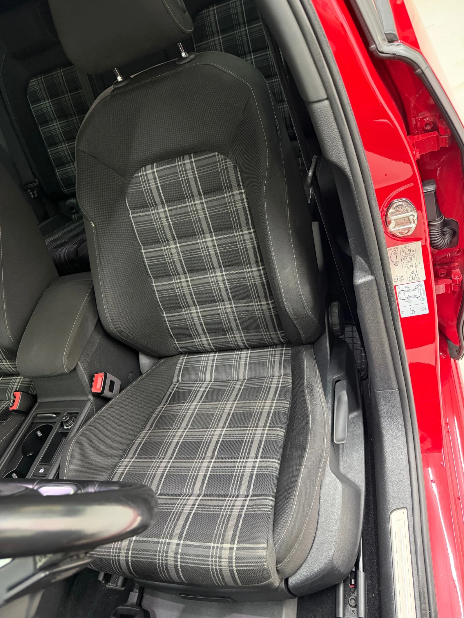 VW Golf GTD, снимка 12 - Автомобили и джипове - 56363836