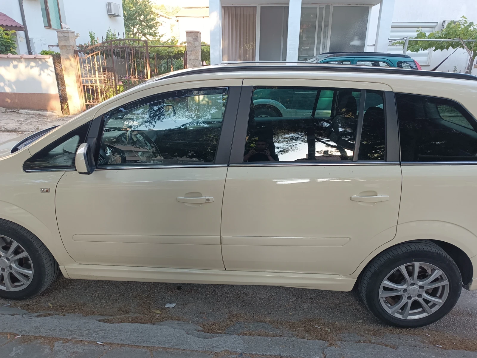 Opel Zafira 1.6 eko flex, снимка 2 - Автомобили и джипове - 56536910