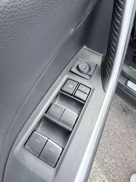 Toyota Rav4 Hybrid XSE  CARFAX, снимка 11