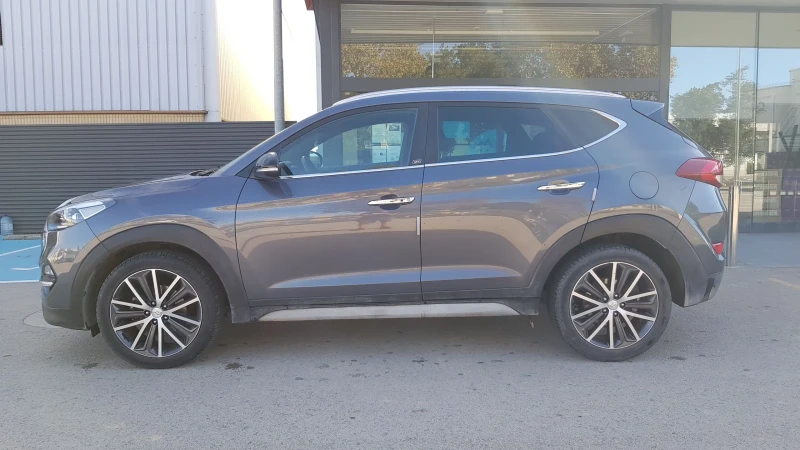 Hyundai Tucson 1.7CRDI GO!, снимка 8 - Автомобили и джипове - 47967743