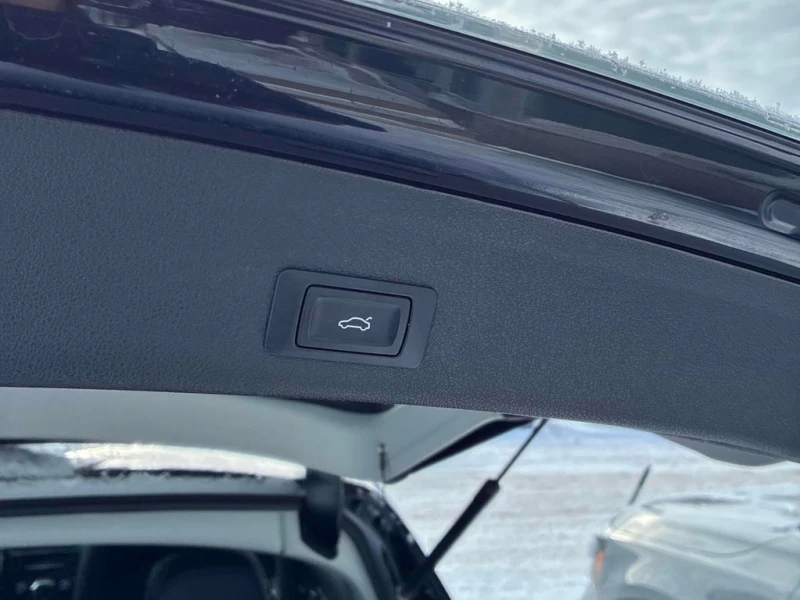 Audi Q5 * 2.0T Progressiv * CARFAX * ЦЕНА ДО БГ, снимка 12 - Автомобили и джипове - 53304992