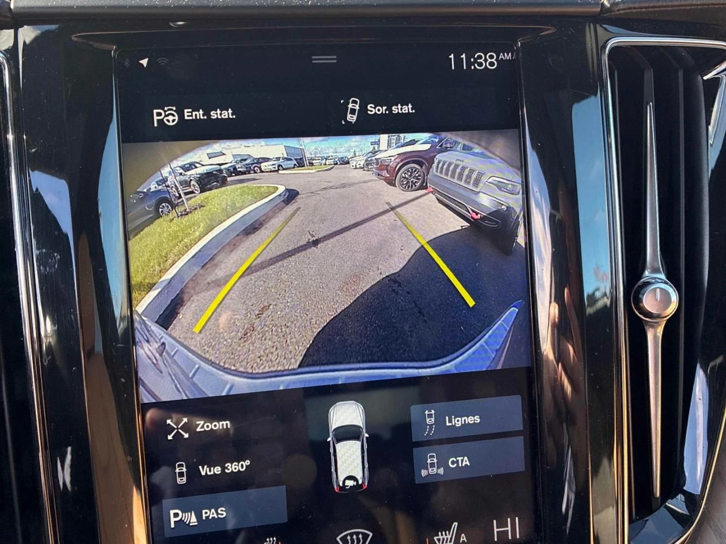 Volvo XC60 Inscription* 4x4* 360cam* Пано* Обдух* Подгрев - изображение 9