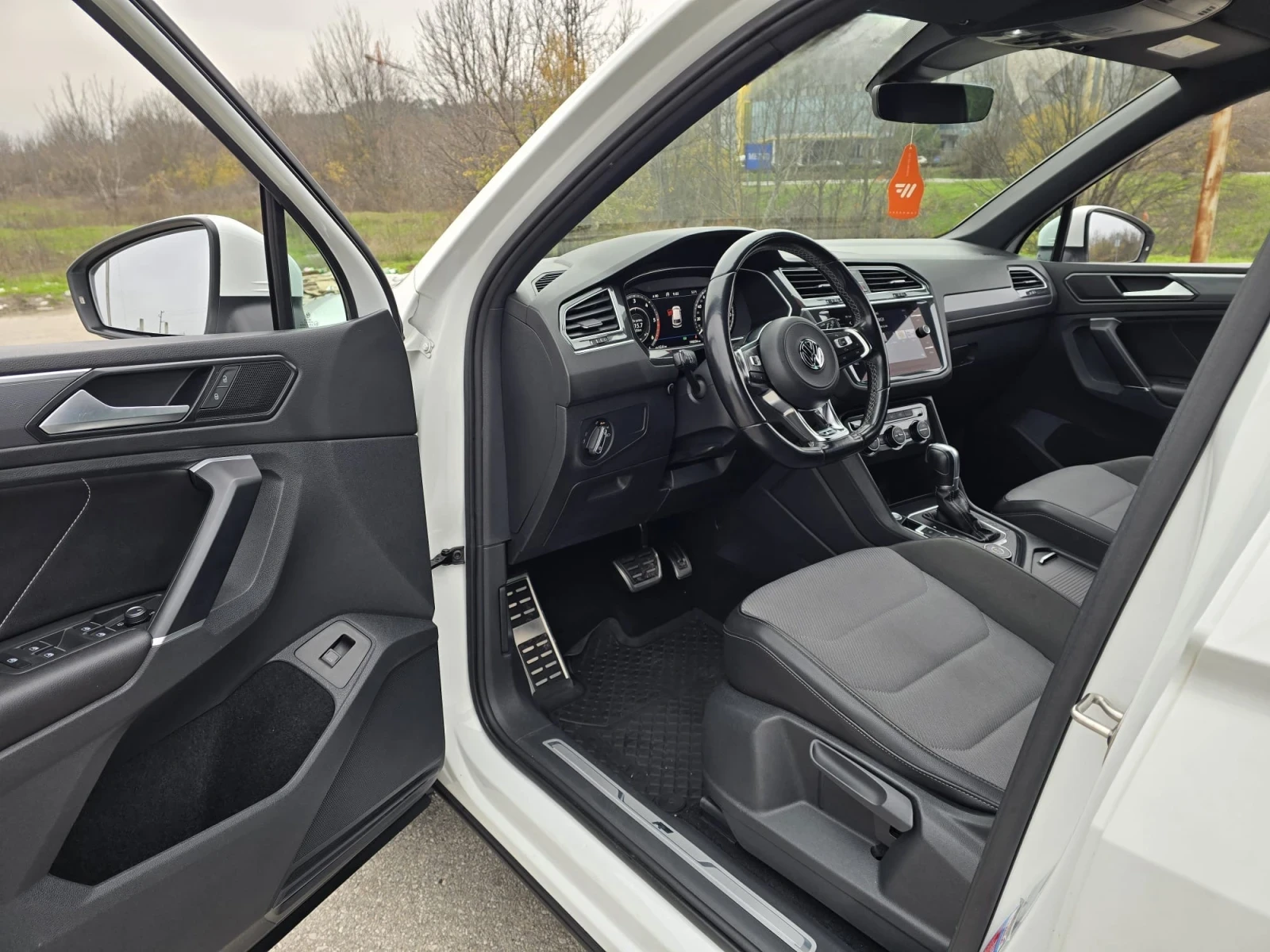 VW Tiguan 2.0TDI - 4MOTION - 240к.с. - R-LINE - изображение 9