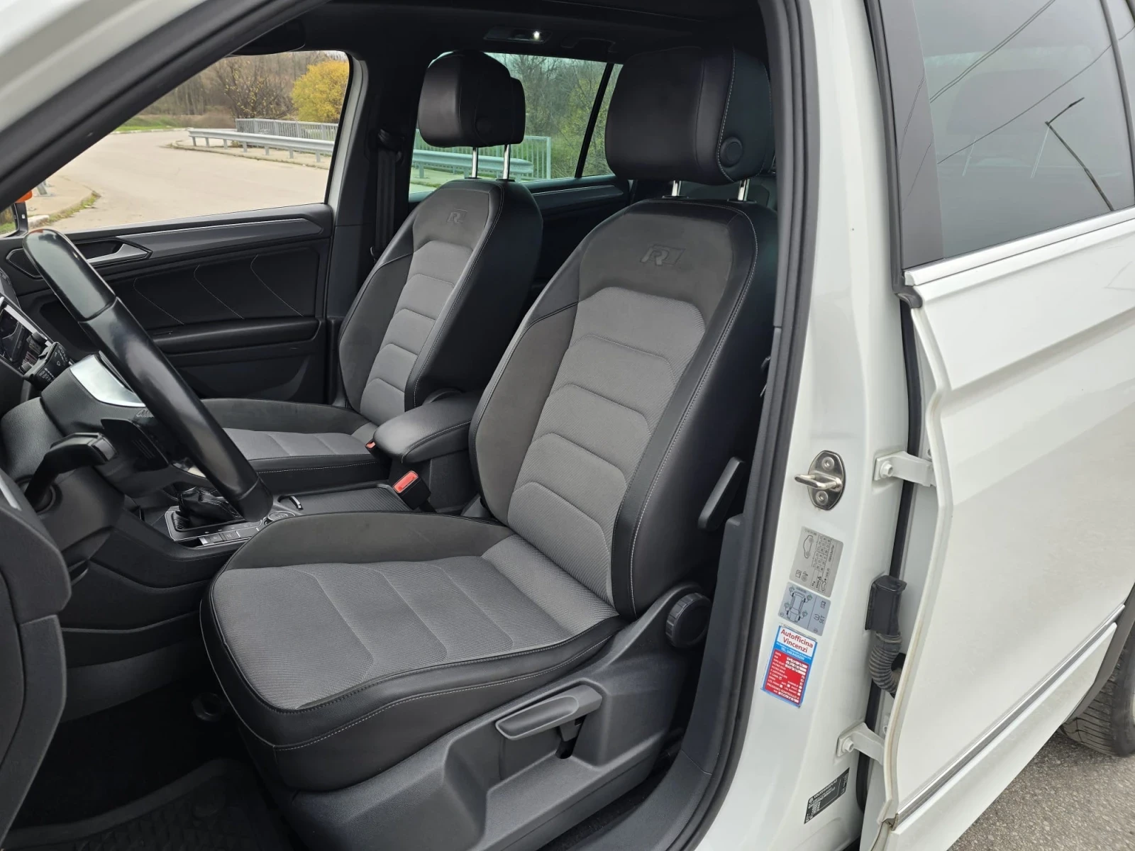 VW Tiguan 2.0TDI - 4MOTION - 240к.с. - R-LINE - изображение 10