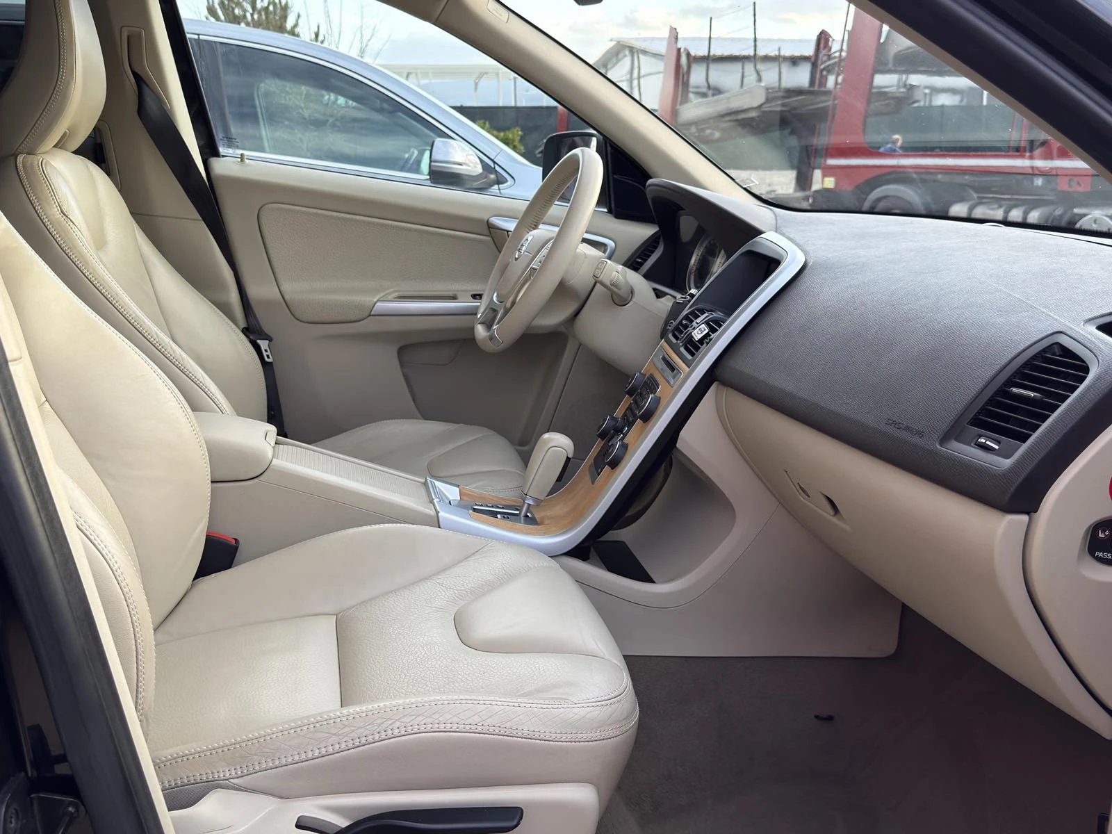 Volvo XC60  Volvo XC60 2.4D 163HP D3 AWD NAVI EURO5B | Mobile.bg � ����������� 13