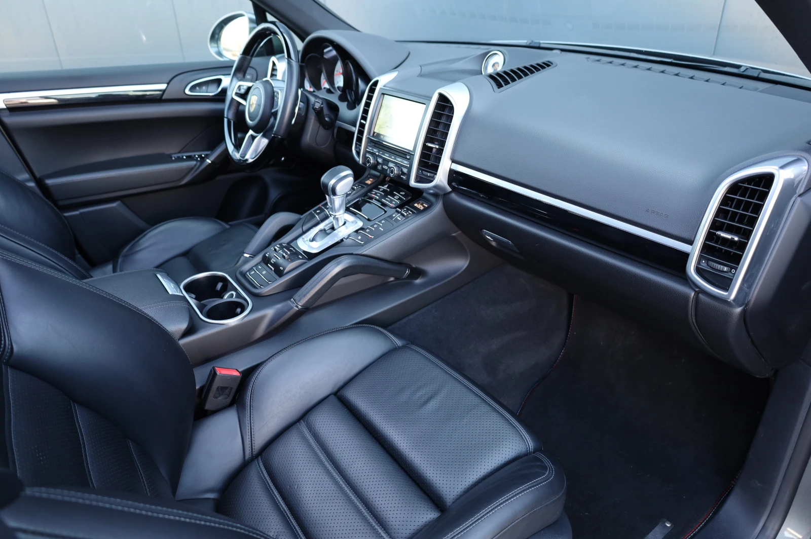 Porsche Cayenne GTS OPTIC* HD MATRIX LIGTS* BOSE* PANO* , снимка 15 - Автомобили и джипове - 53733380