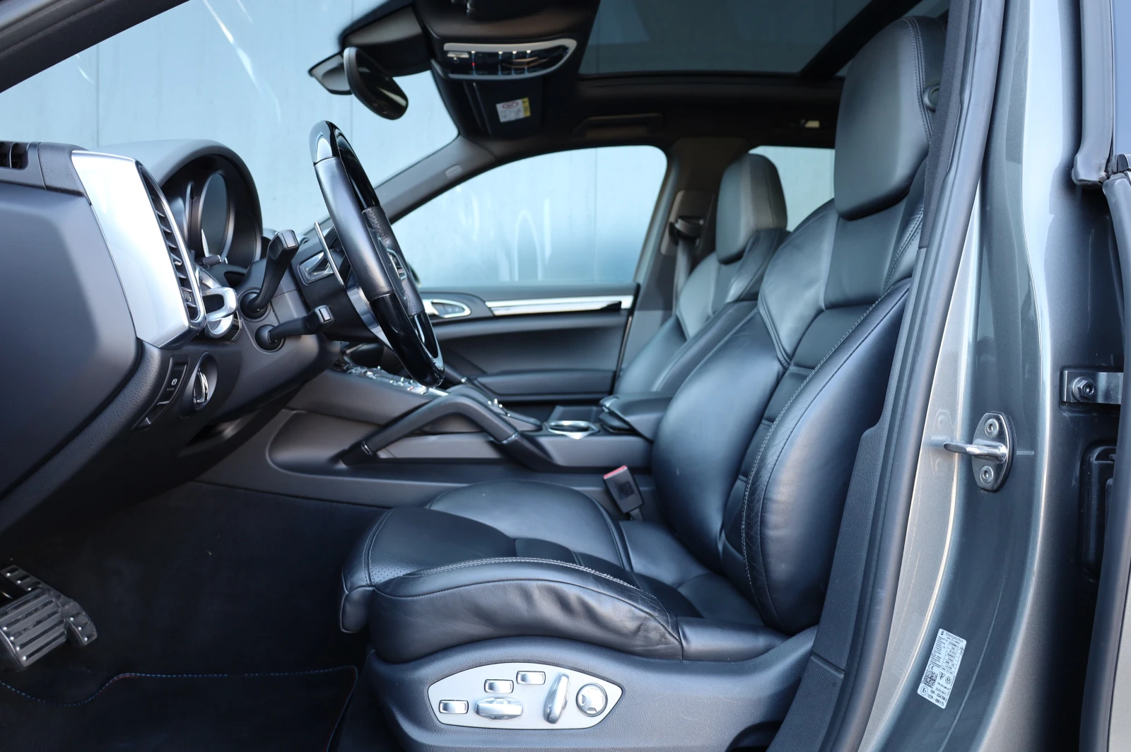 Porsche Cayenne GTS OPTIC* HD MATRIX LIGTS* BOSE* PANO* , снимка 11 - Автомобили и джипове - 53733380