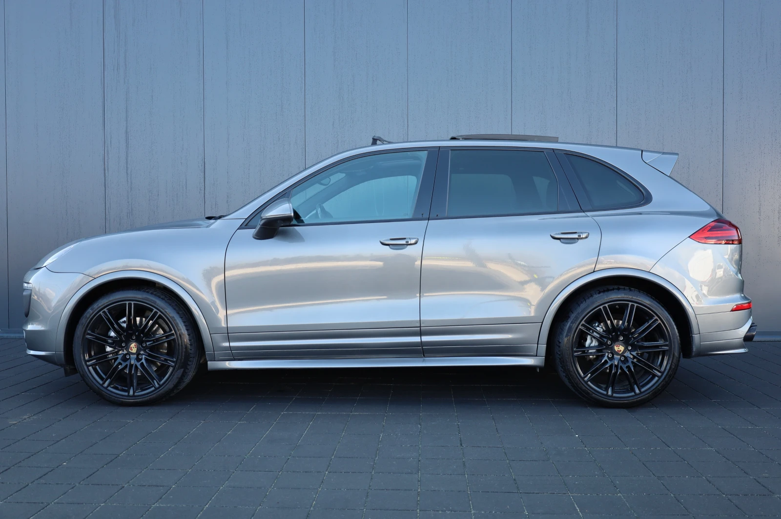 Porsche Cayenne GTS OPTIC* HD MATRIX LIGTS* BOSE* PANO* , снимка 3 - Автомобили и джипове - 53733380