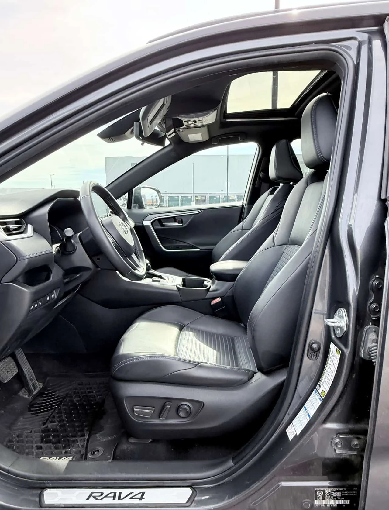 Toyota Rav4 Hybrid XSE  CARFAX, снимка 5 - Автомобили и джипове - 53836800