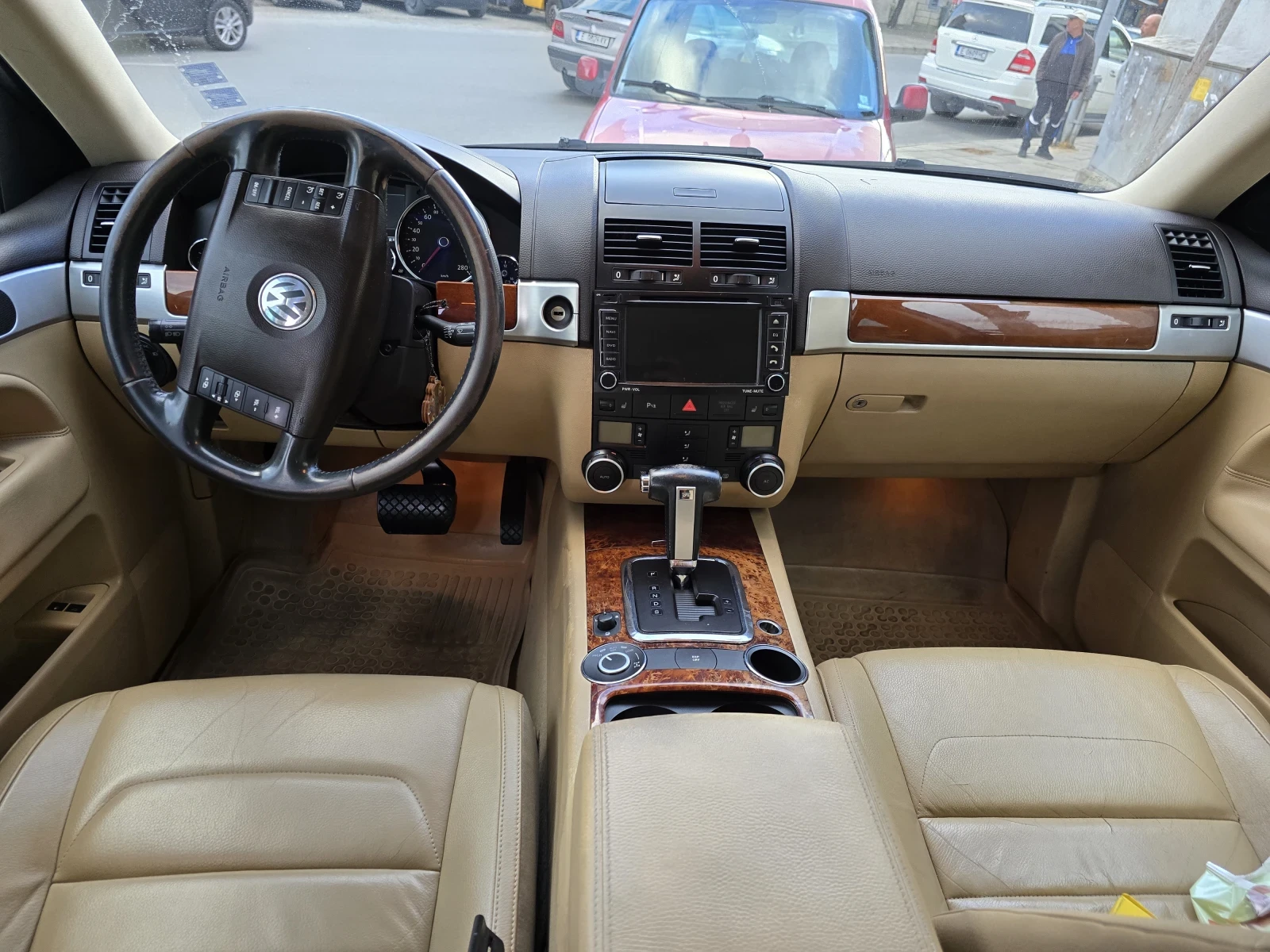 VW Touareg 3.0 ТДИ , снимка 8 - Автомобили и джипове - 54253082