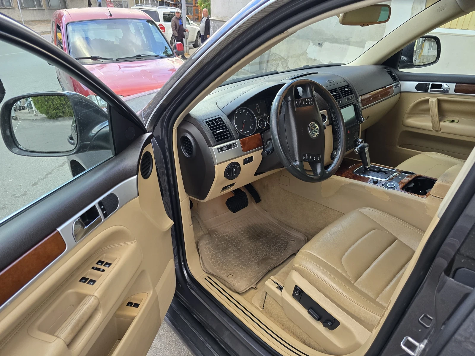 VW Touareg 3.0 ТДИ , снимка 7 - Автомобили и джипове - 54253082