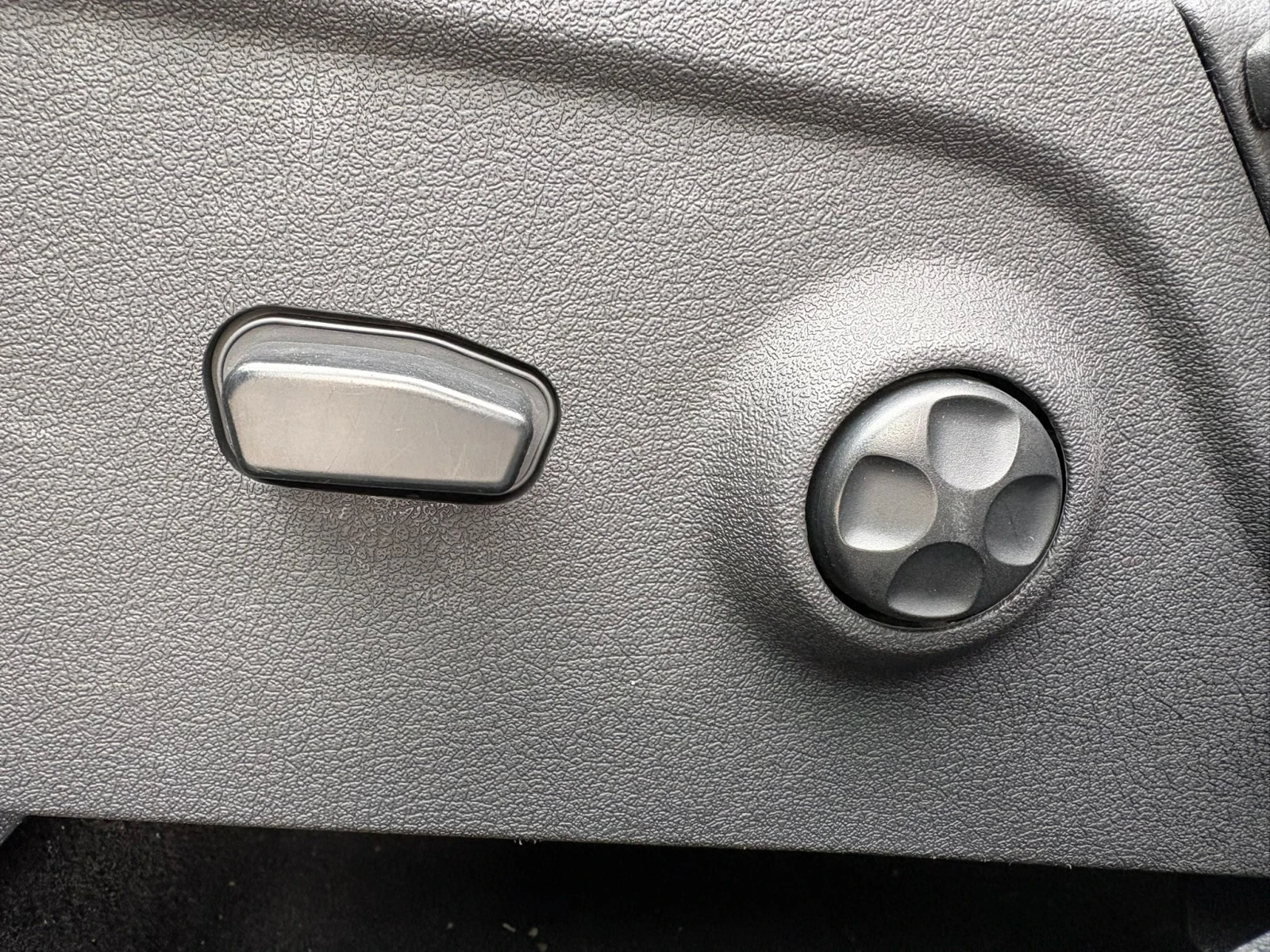 Fiat Freemont 2.0D INDIVIDUAL* 6+ 1* ЛИЗИНГ* БАРТЕР* , снимка 13 - Автомобили и джипове - 54455924