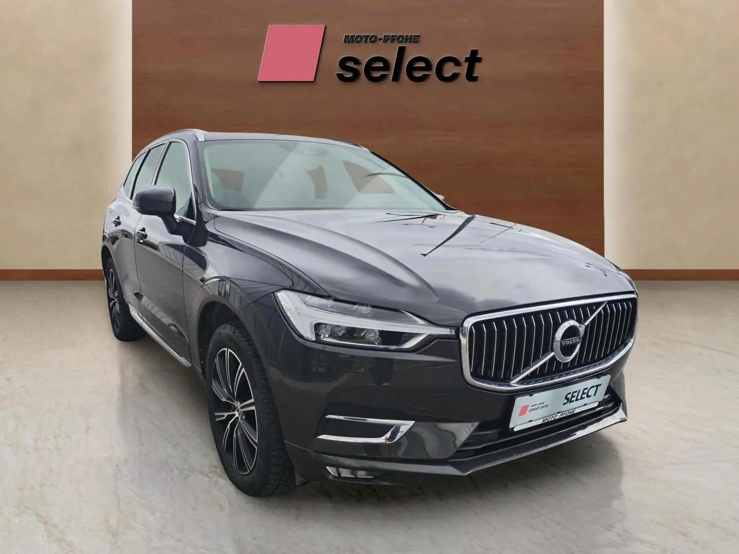 Volvo XC60 2.0 D5, снимка 3 - Автомобили и джипове - 54875401