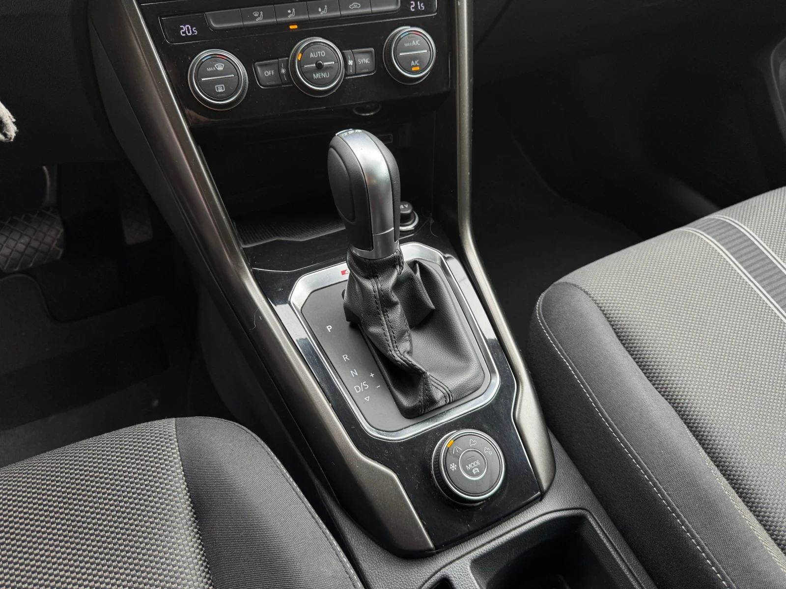 VW T-Roc 2.0TDI* 4motion* DSG , снимка 9 - Автомобили и джипове - 54878647