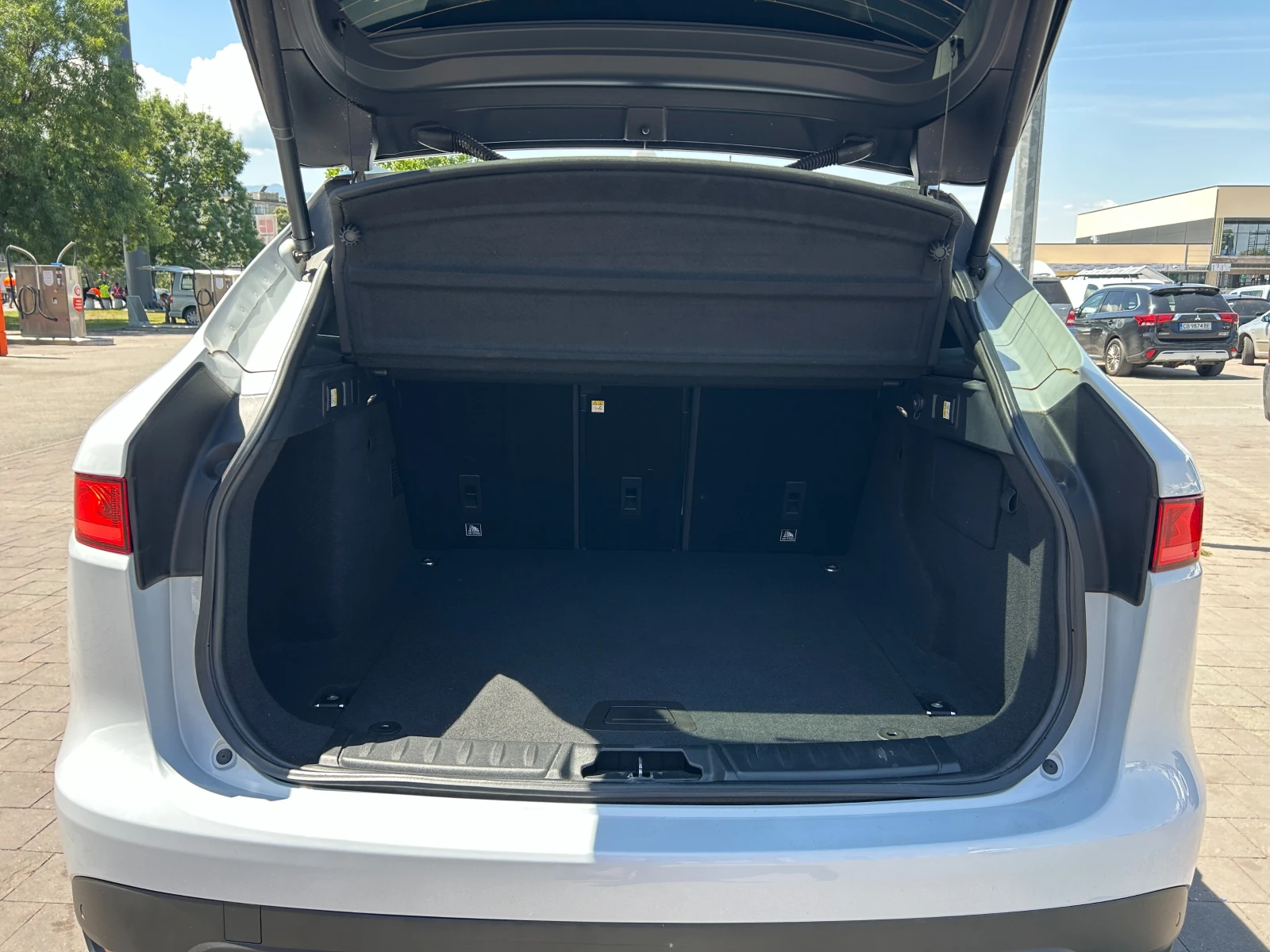 Jaguar F-PACE 3.0d, снимка 12 - Автомобили и джипове - 55350393