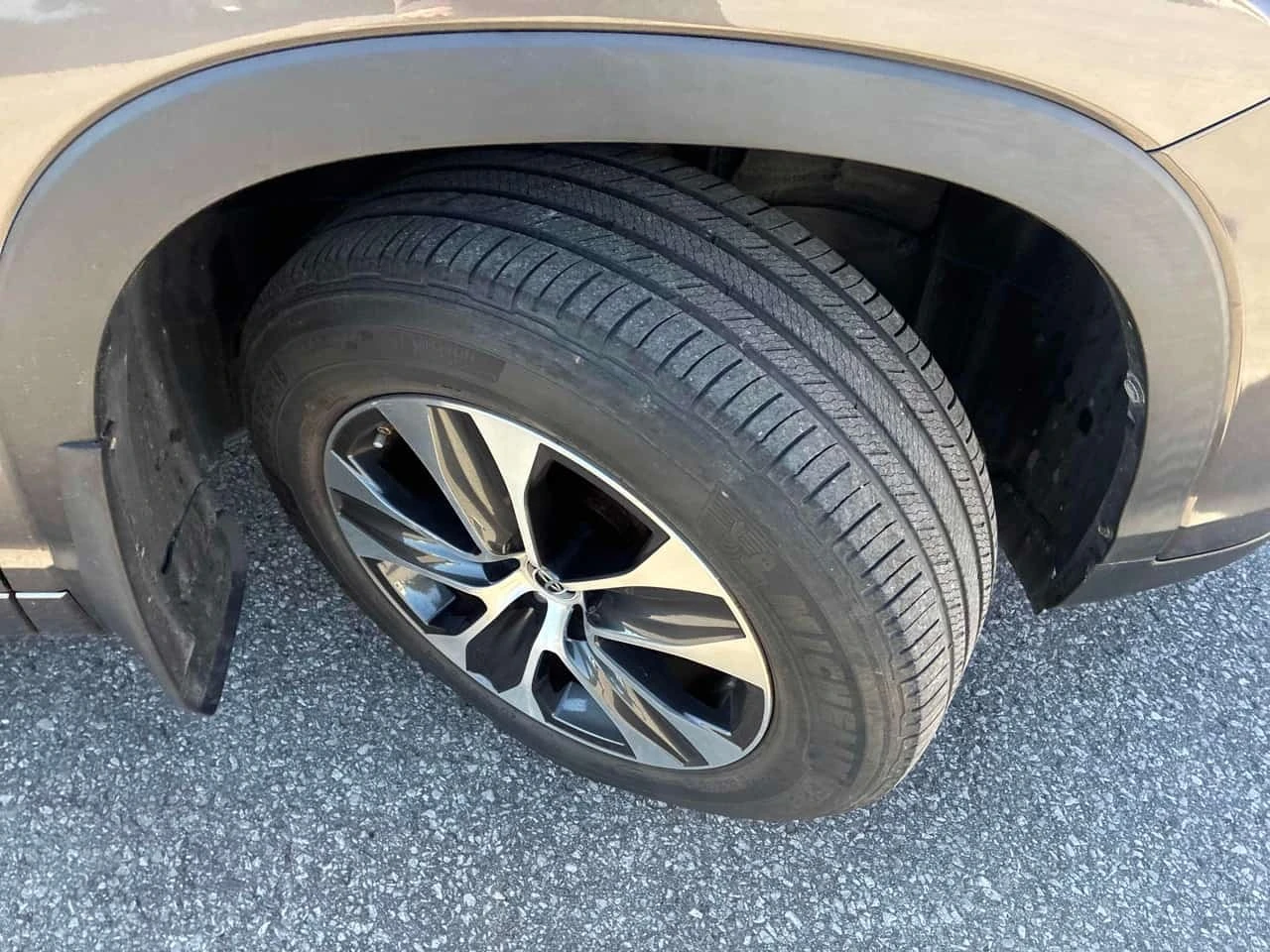 Toyota Highlander Hybrid Limited | CARFAX | БЕЗ ИНЦИДЕНТИ , снимка 6 - Автомобили и джипове - 56192267