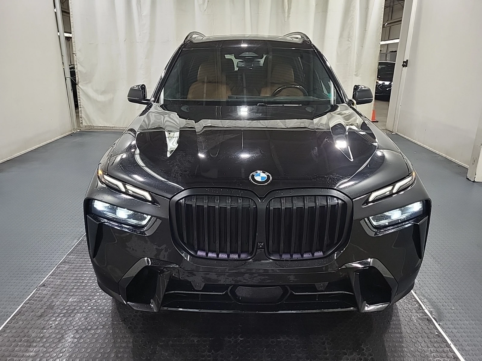 BMW X7 M-PACK* HEAD-UP* ОБДУХВ* ПОДГР* SHADOW* PANO, снимка 2 - Автомобили и джипове - 56298386