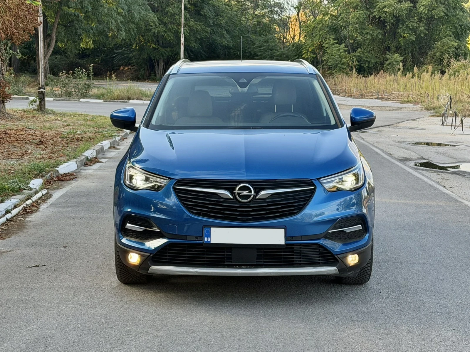 Opel Crossland X Automatic* LED* NAVI* Подгрев* Ел.Багажник* Камери, снимка 2 - Автомобили и джипове - 56303579