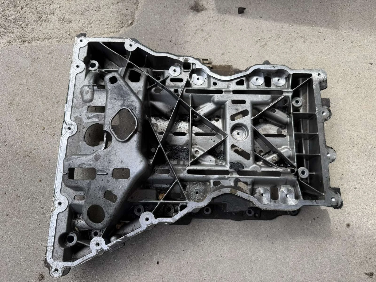 Картер горна част Mercedes C W204/E W212 220CDI 170PS 2008- A6510141602/A6510140200