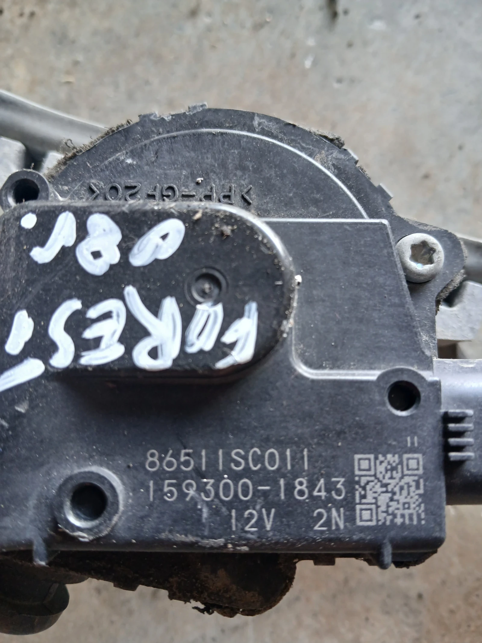 159300-1843 моторче с механизъм чистачки Subaru Forester 3, снимка 3 - Части - 54970241