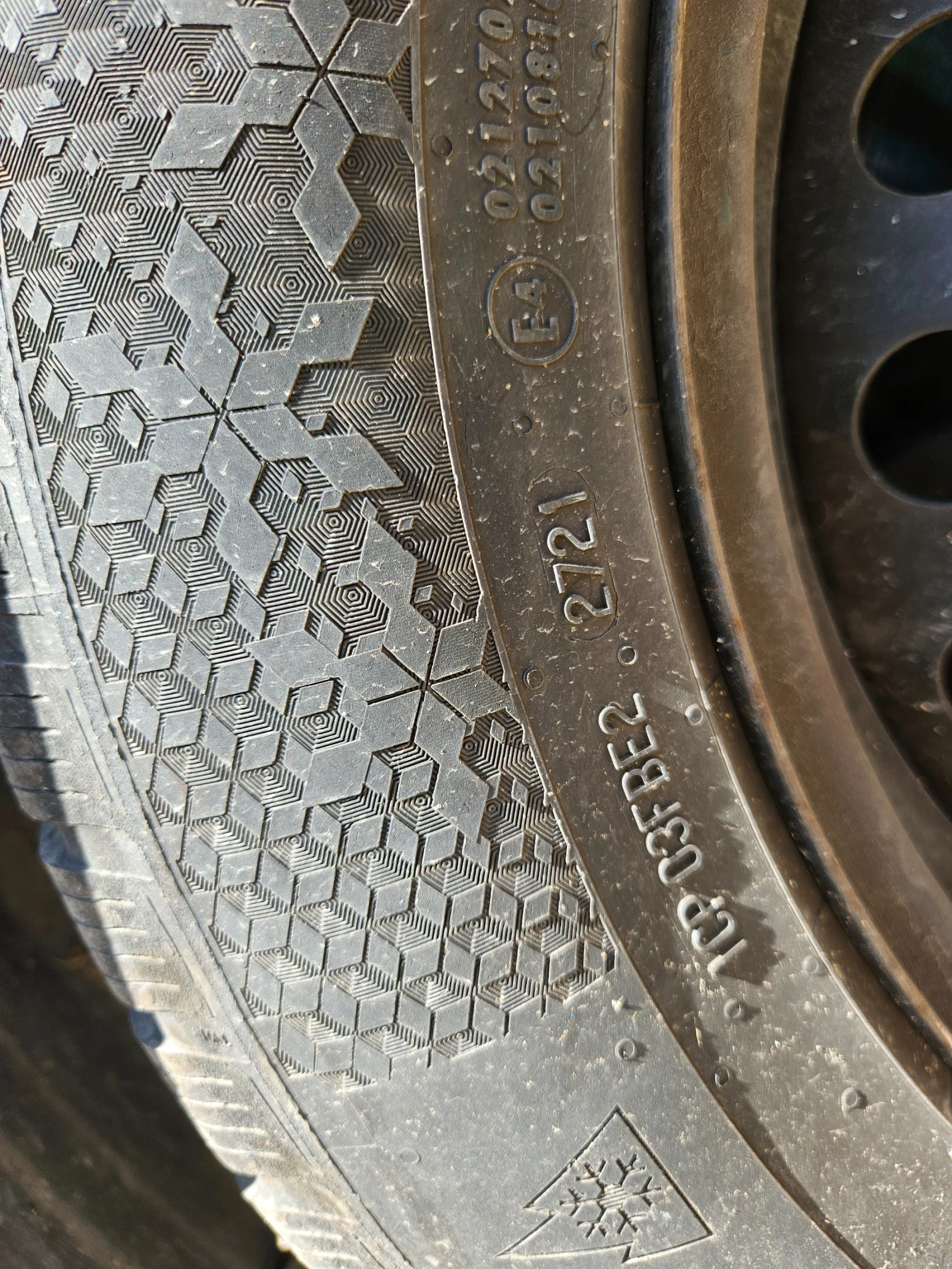 Гуми с джанти Continental 215/65R16, снимка 4 - Гуми и джанти - 56330826