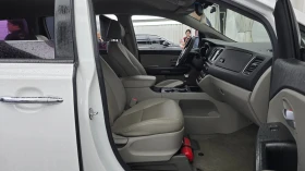 Kia Carnival Deluxe 2.2L* ПОДГРЕВ СЕДАЛКИ * hellascars.bg * , снимка 13