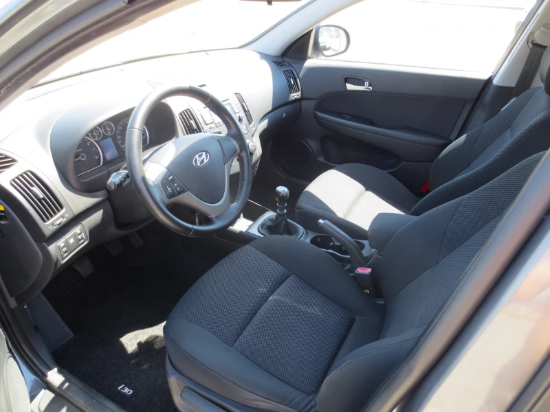 Hyundai I30 1.6 i , снимка 9 - Автомобили и джипове - 46894767