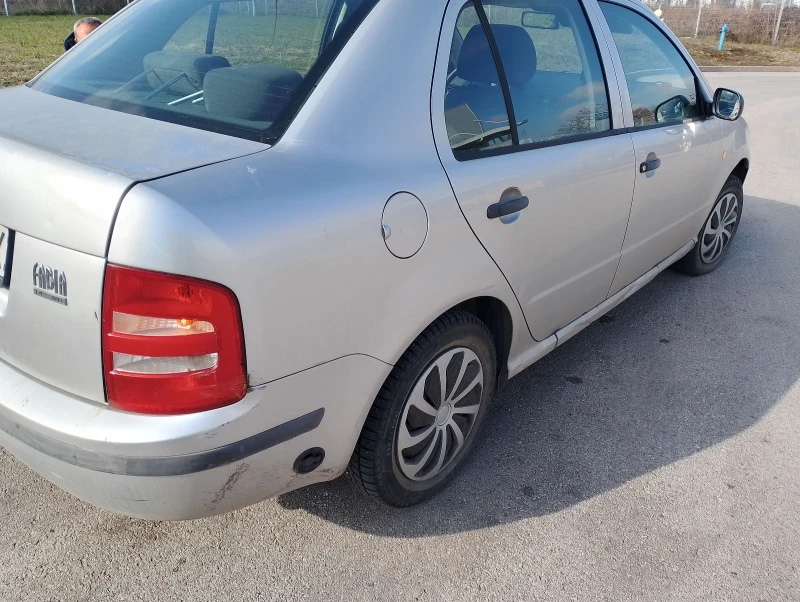 Skoda Fabia 1.4, снимка 4 - Автомобили и джипове - 48250700