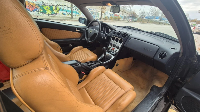 Alfa Romeo Gtv, снимка 10 - Автомобили и джипове - 48270350