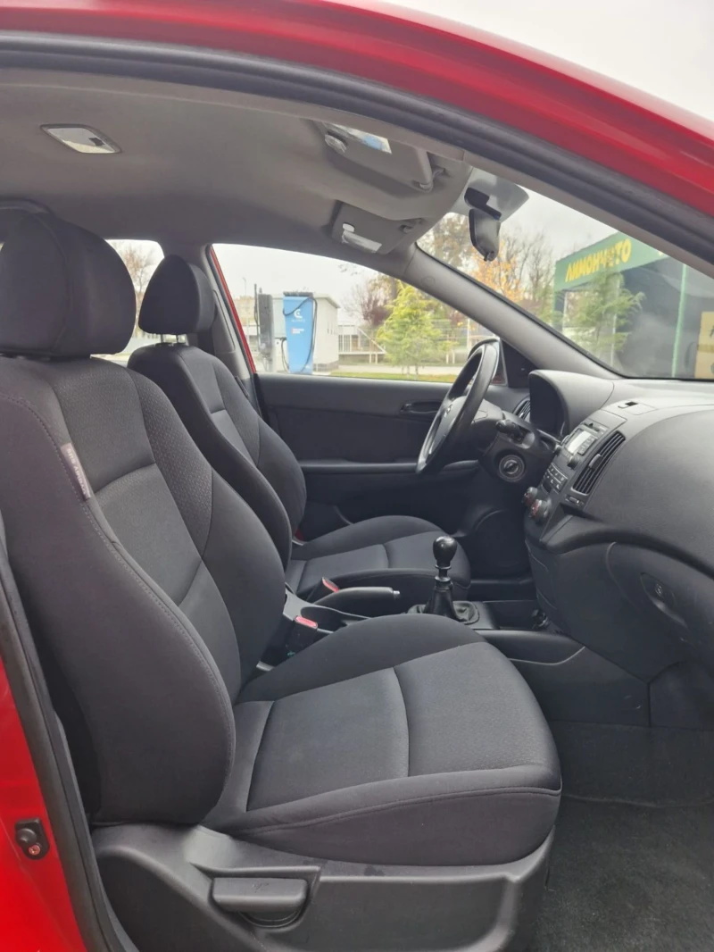 Hyundai I30 1.6 / 90 к.с, снимка 14 - Автомобили и джипове - 52340898