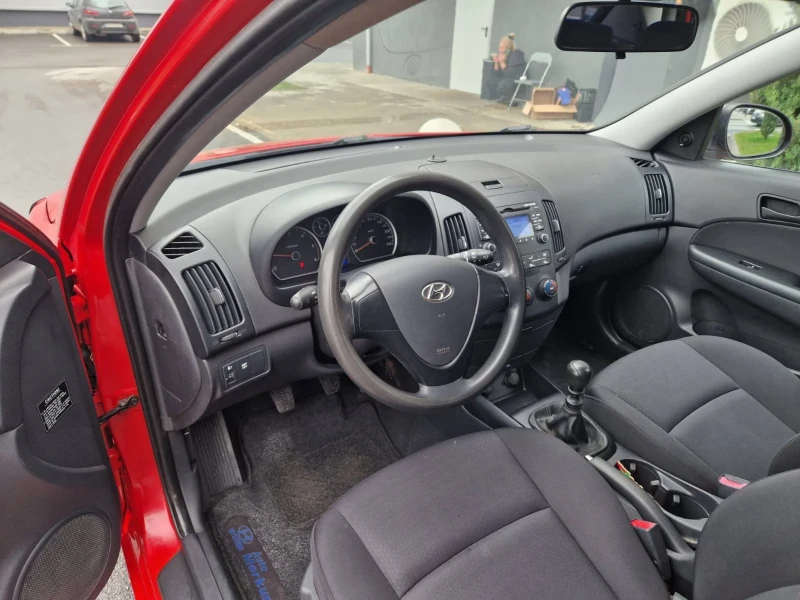 Hyundai I30 1.6 / 90 к.с, снимка 12 - Автомобили и джипове - 52340898