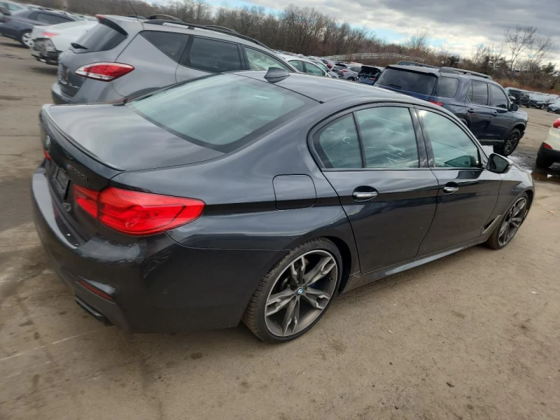 BMW 550 XDRIVE M550/HARMAN KARDON/MASSAGE/HuD/SOFT CLOSE, снимка 3 - Автомобили и джипове - 53084059