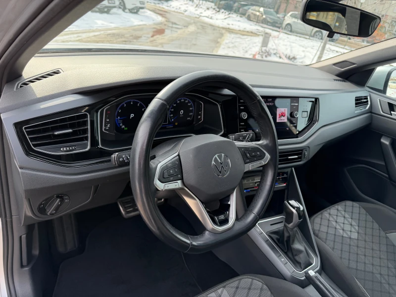 VW Taigo 1.5i 150к.с R-Line , снимка 7 - Автомобили и джипове - 53342075