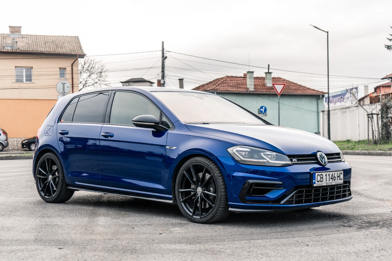VW Golf R MK7.5 AKRAPOVIC От Порше София, снимка 1