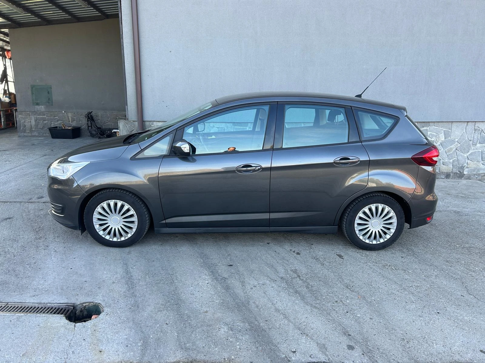 Ford C-max  1.0i 125kc ECOBOOST-euro6 - изображение 3