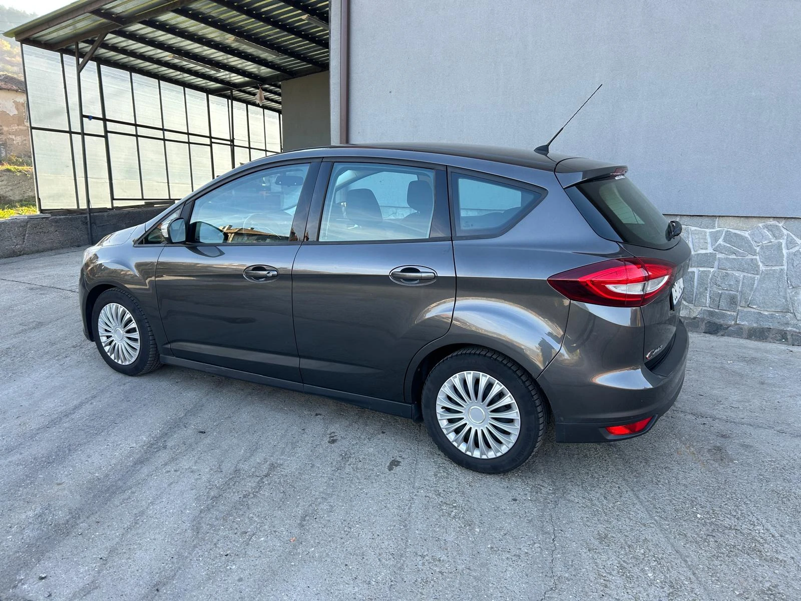 Ford C-max  1.0i 125kc ECOBOOST-euro6 - изображение 4