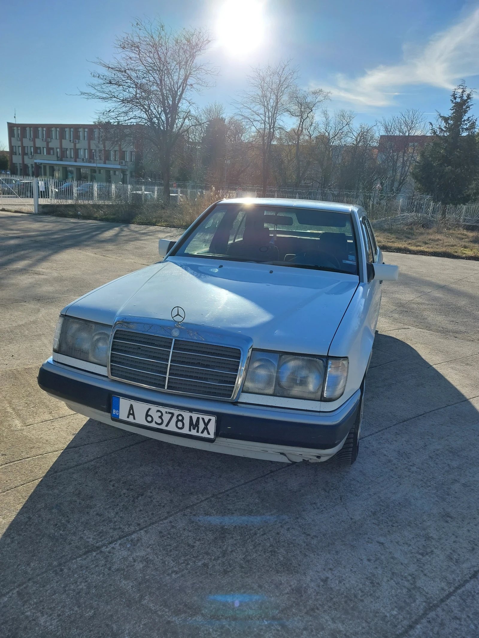 Mercedes-Benz E 200  - изображение 2