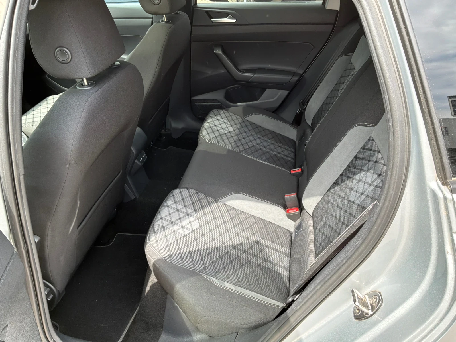 VW Taigo 1.5i 150�.� R-Line  | Mobile.bg � ����������� 12