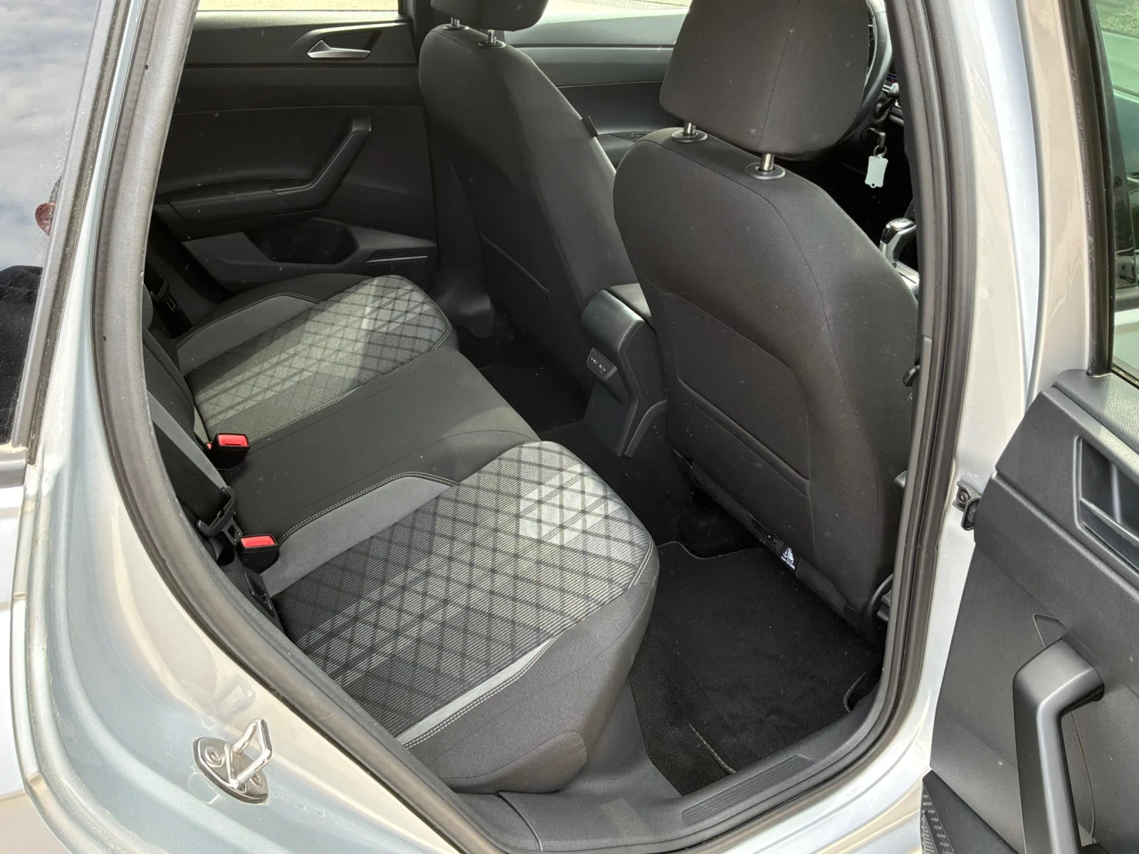 VW Taigo 1.5i 150�.� R-Line  | Mobile.bg � ����������� 14